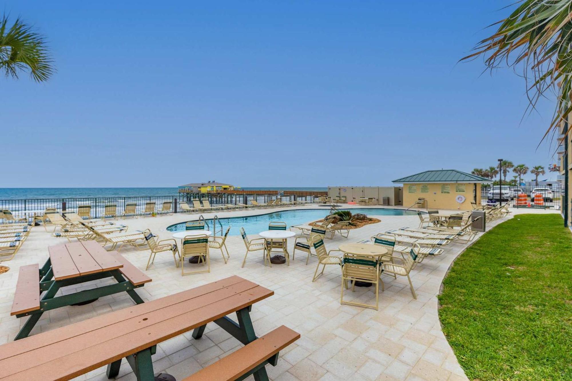 Ocean Views From Your Private Balcony! Sunglow Resort 606 By Brightwild Daytona Beach Shores Buitenkant foto
